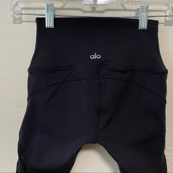 alo High Waist Wrapped Stirrup Leggings in Black - - Picture 10 of 14